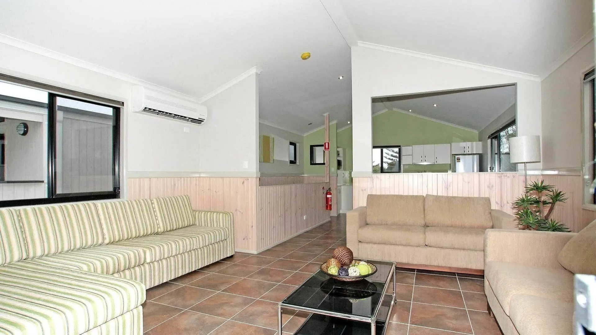 Hotel Burleigh Beach Tourist Park Gold Coast
